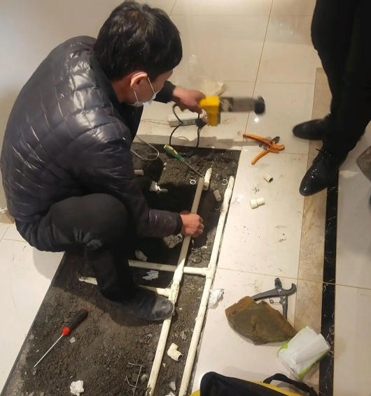 厨房漏水检测现场